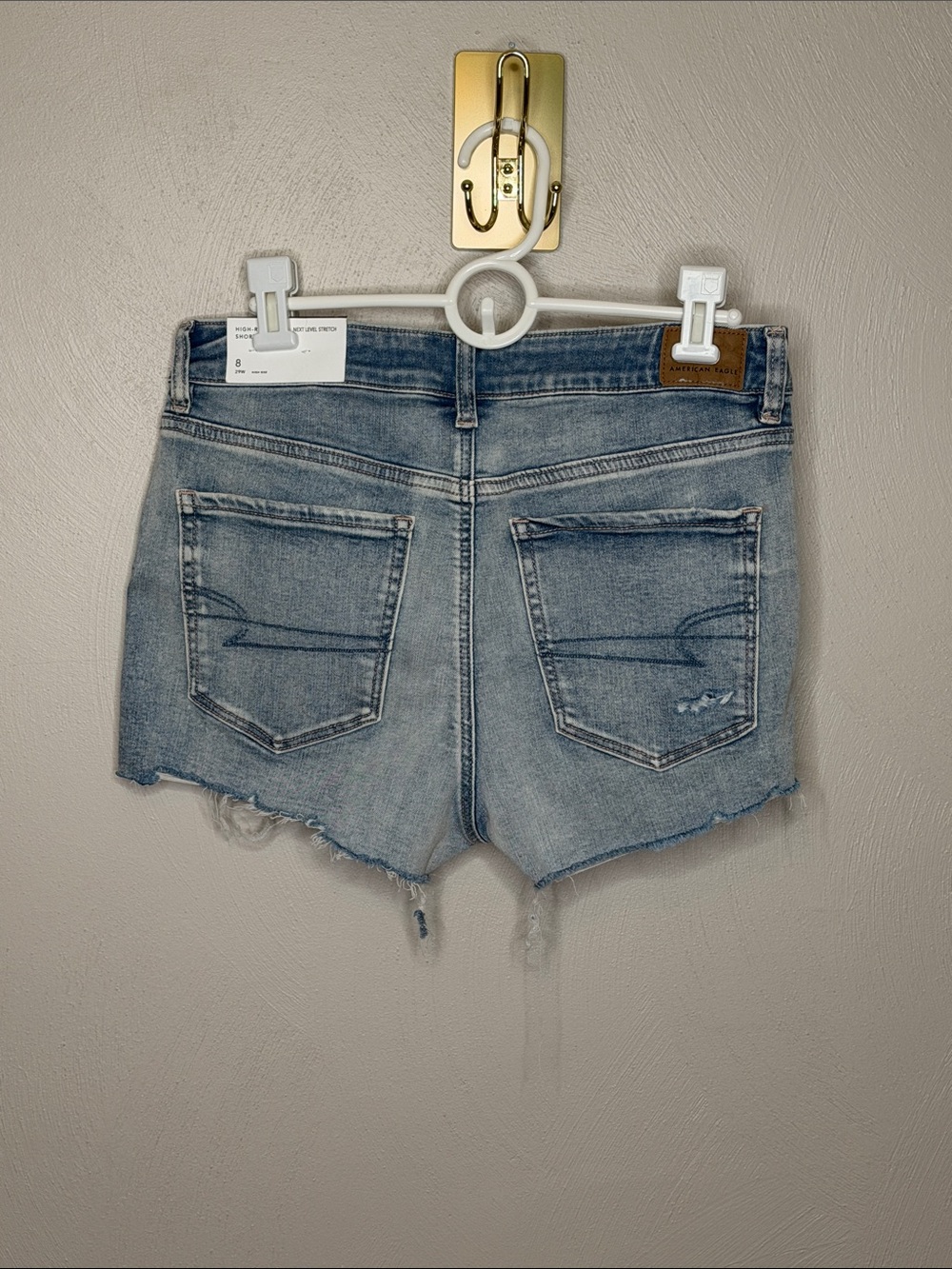 AMERICAN EAGLE Light Wash NWT Denim Cutoff Shorts 2” inseam- Women size 29 / 8